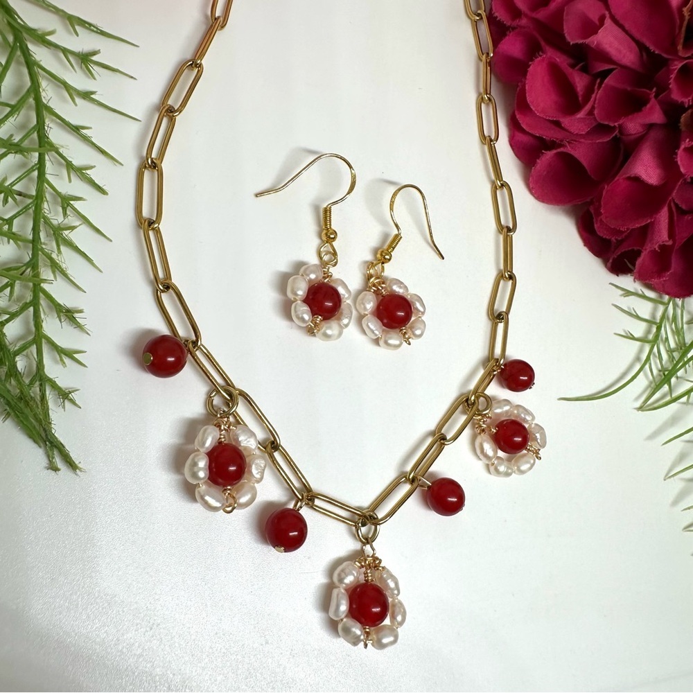 NEW⚜️Red Jade Freshwater Pearl Flower Charm Necklace - Picture 3 of 6